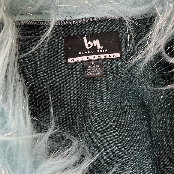 blanc noir Black Maxi Coat with Light Blue Faux Fur Trim - Picture 12 of 15